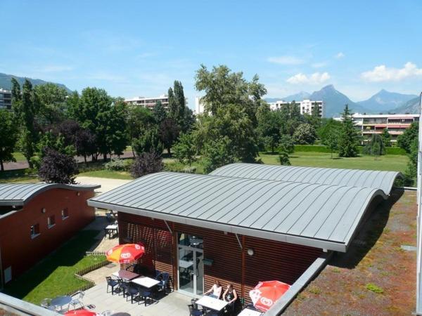 Auberge De Jeunesse Hi Grenoble Échirolles Buitenkant foto